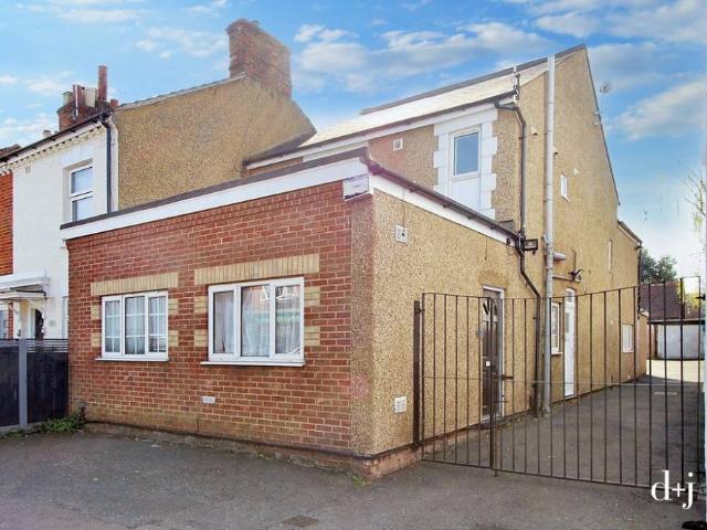 Apartment at Sweet Dew Lane, East Hertfordshire
