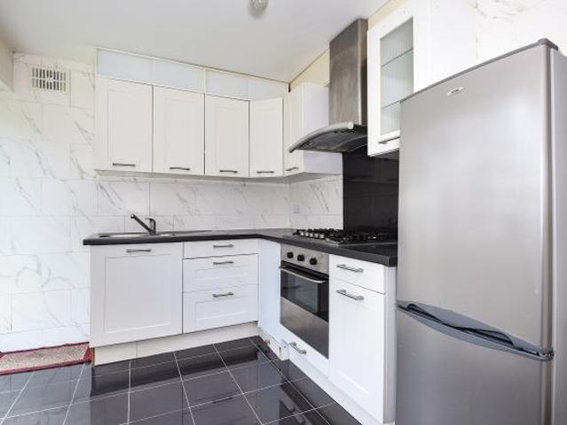 Apartment at Sylvia Avenue, London