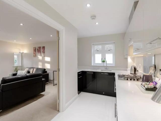Apartment at Pound Farm Close, Elmbridge