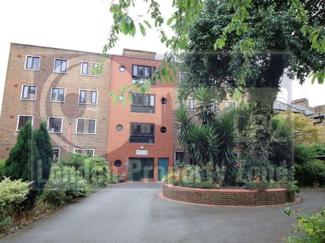 Apartment at Poet's Road, Greater London