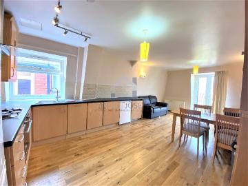 Apartment at Polworth Road, Greater London