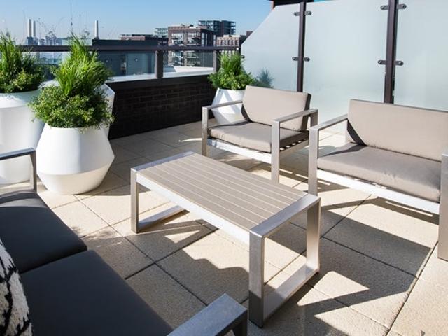 Apartment at Ponton Road, Greater London
