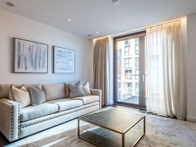 Apartment at Ponton Road, Greater London