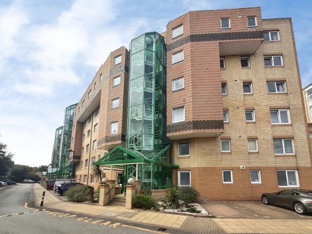 Apartment at Port Way, Portsmouth