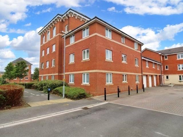 Apartment at Padstow Road, Swindon