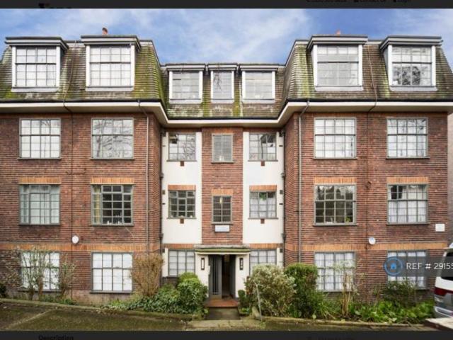 Apartment at Page's Hill, Greater London