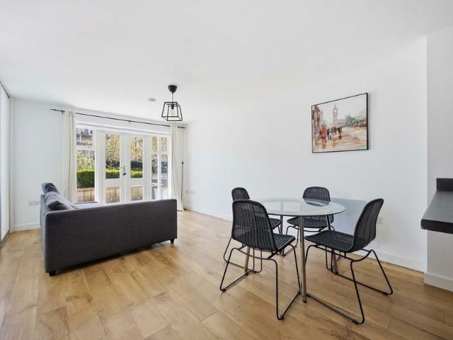 apartment at Park Lodge Avenue, West Drayton