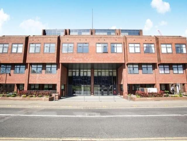 Apartment at Park Street West, Luton
