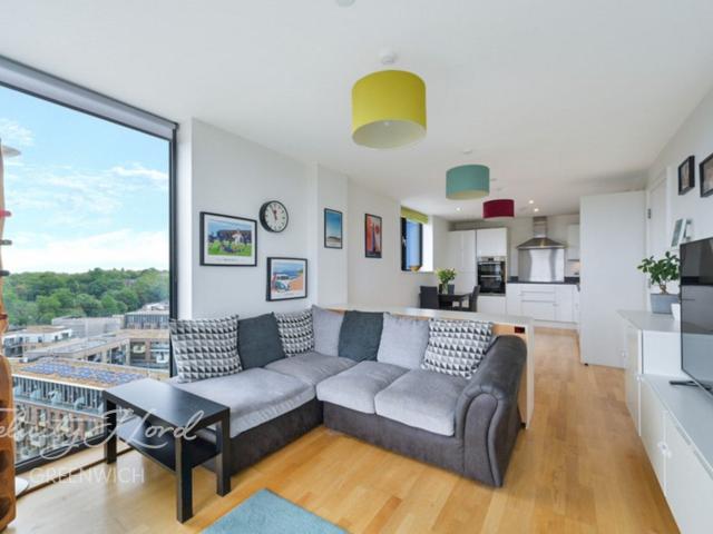 Apartment at Parkside Avenue, Greater London