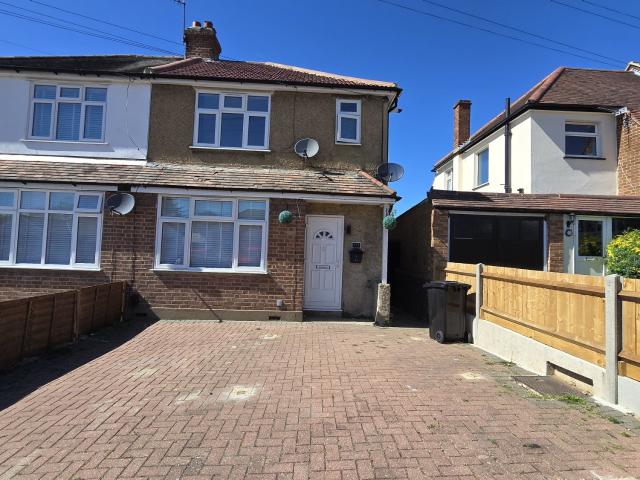 Apartment at Parkside Avenue, Greater London