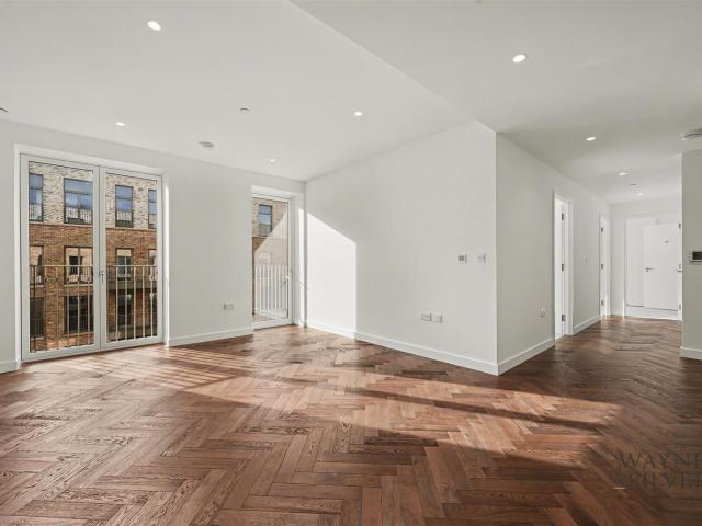 Apartment at Parkview Avenue, Greater London