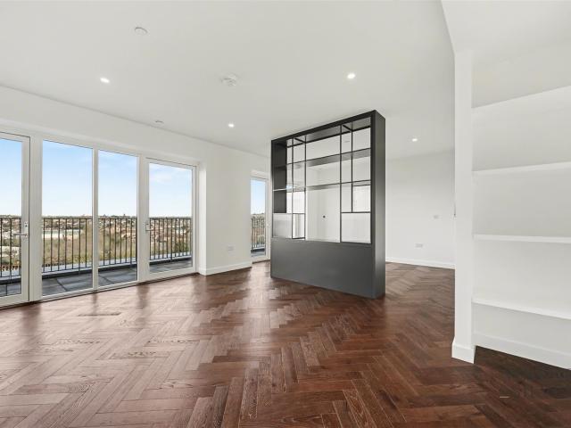 Apartment at Parkview Avenue, Greater London