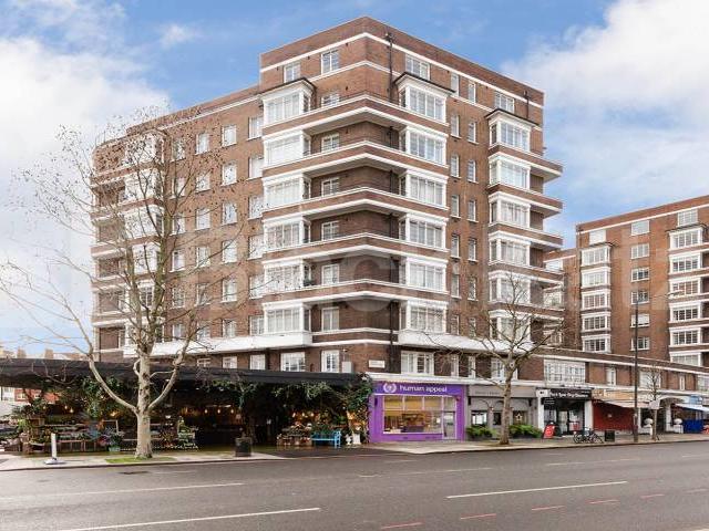 Apartment at Parkway, Greater London
