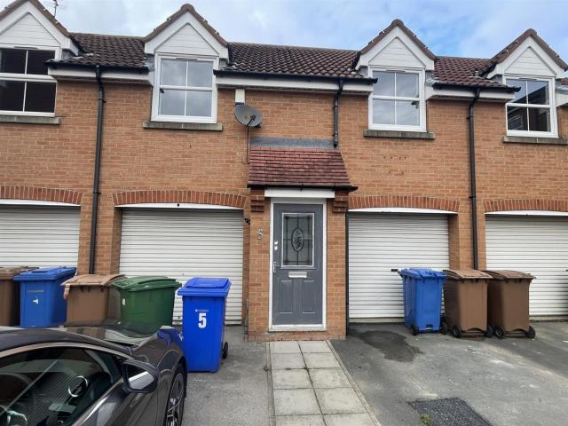 Apartment at Pearts Arch, Hessle