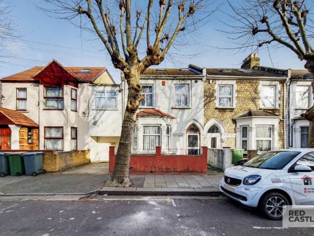 Apartment at Penge Road, Greater London