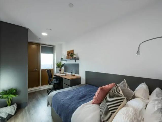 Apartment at Perth Road, Greater London