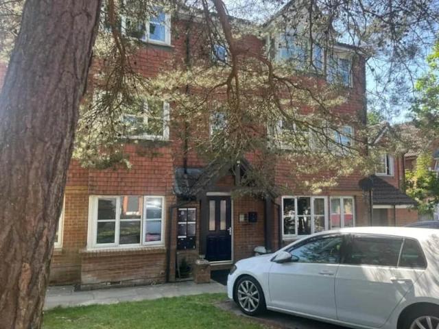 Apartment at Phillips Close, Crawley