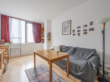 Apartment at Prescot Street, Greater London