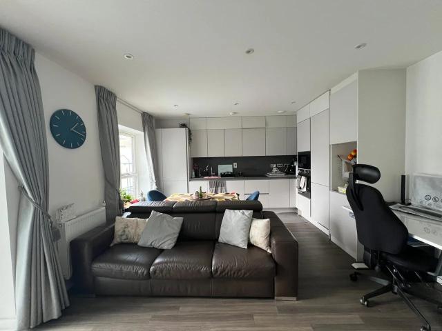 Apartment at Prestwick Road, Three Rivers