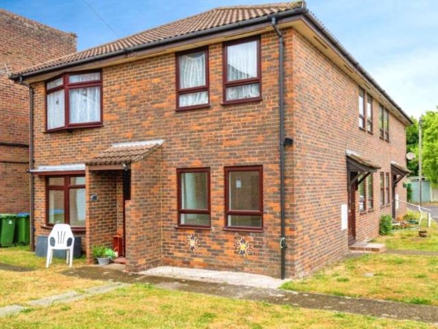 Apartment at Priory Close, Southampton