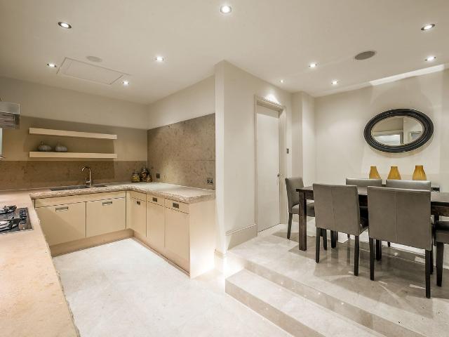 Apartment at Princes Gate, City of Westminster