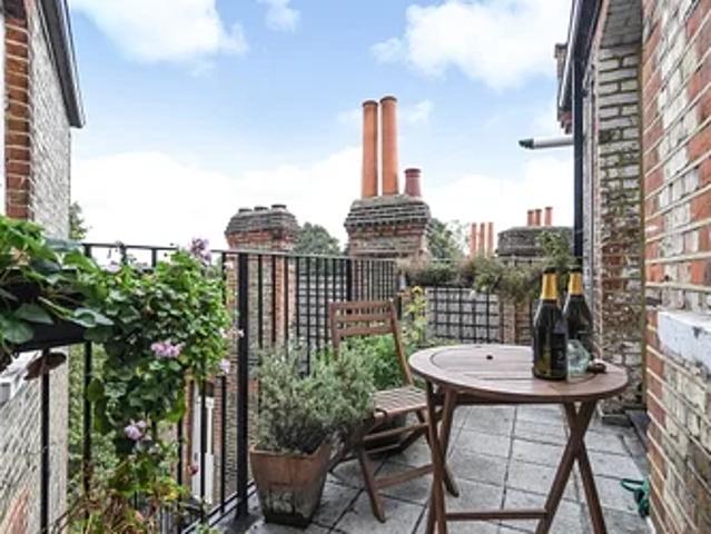Apartment at Princes Lane, Greater London