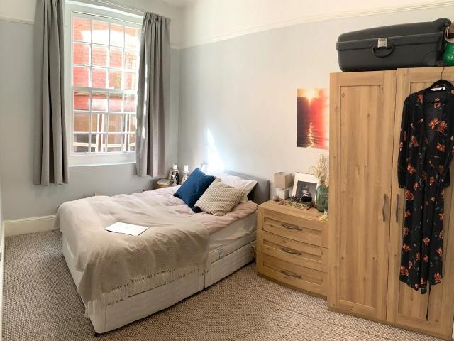 Apartment at Queens Avenue, Greater London