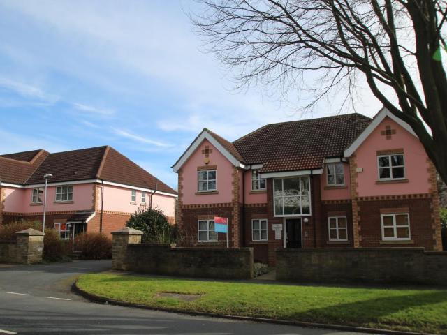 Apartment at Queens Close, Leeds