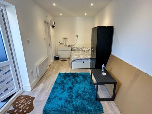 Apartment at Queen's Road, Greater London