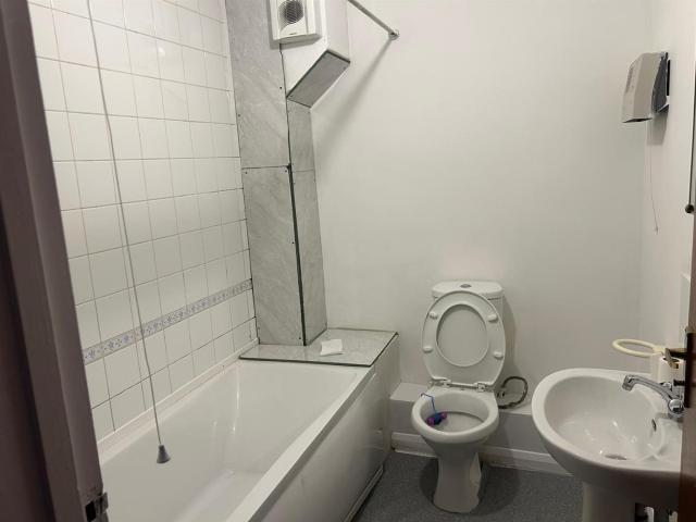 apartment at Queens Road, Slough, SL1, United Kingdom