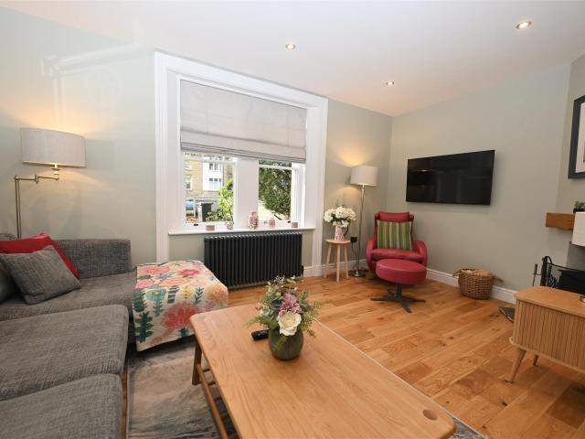 Apartment at Queens Road, Richmond