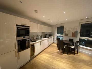 Apartment at Queensland Road, Greater London