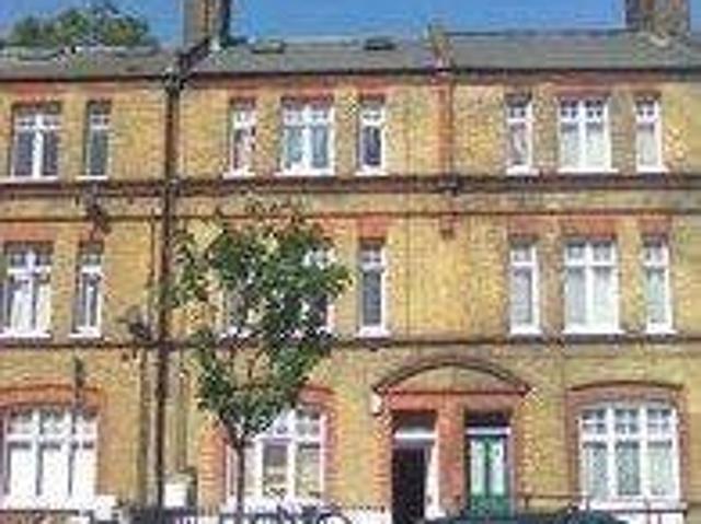 Apartment at Queenstown Road, Greater London