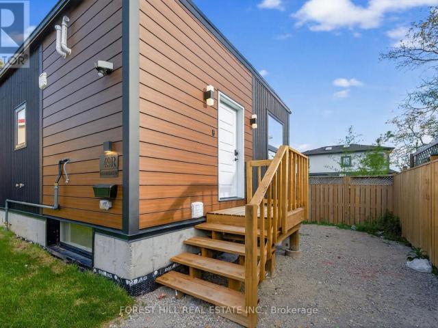 apartment at R GARDEN 42 CHATFIELD DRIVE, Toronto, Ontario, M3H3M1