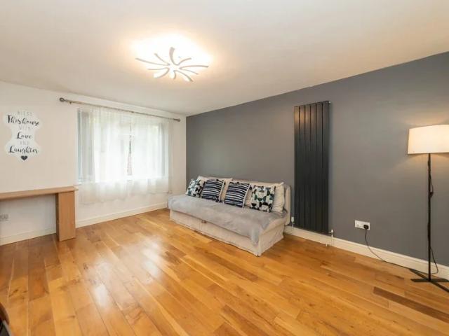 Apartment at Routh Lane, Reading