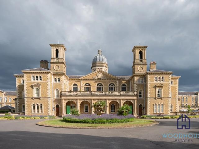 Apartment at Royal Drive, Greater London