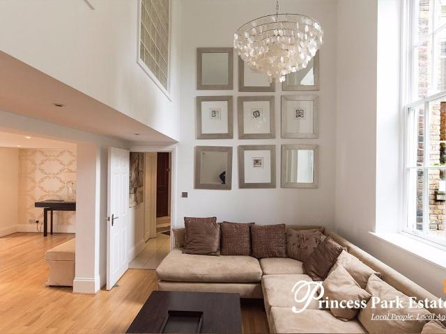 Apartment at Royal Drive, Greater London