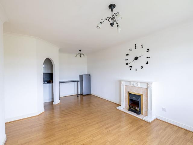 Apartment at Royal Earlswood Park, Reigate and Banstead