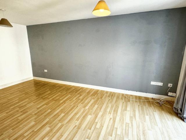 Apartment at Robin Close, Bristol