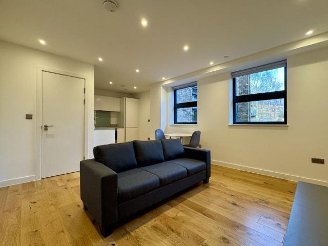 Apartment at Rockingham Road, Greater London