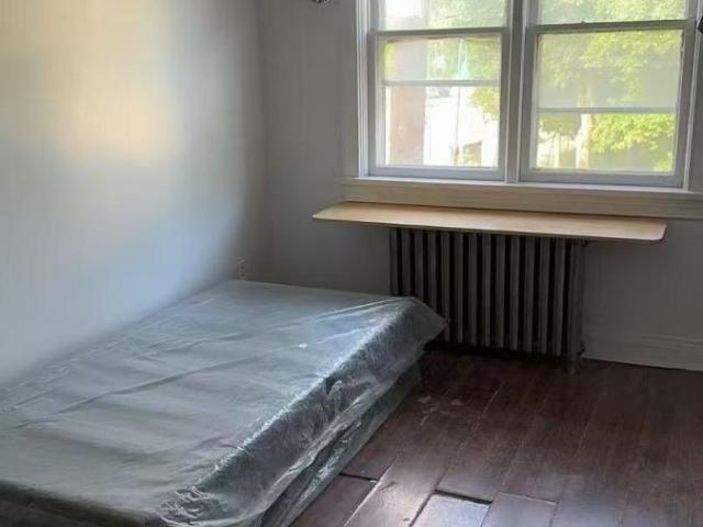 apartment at ROOM1 – 3287 LAKE SHORE BOULEVARD W