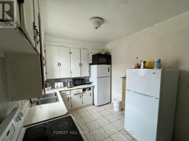apartment at ROOM 2 SECOND FLOOR 745 BARTON STREET E, Hamilton, Ontario, L8L3A9