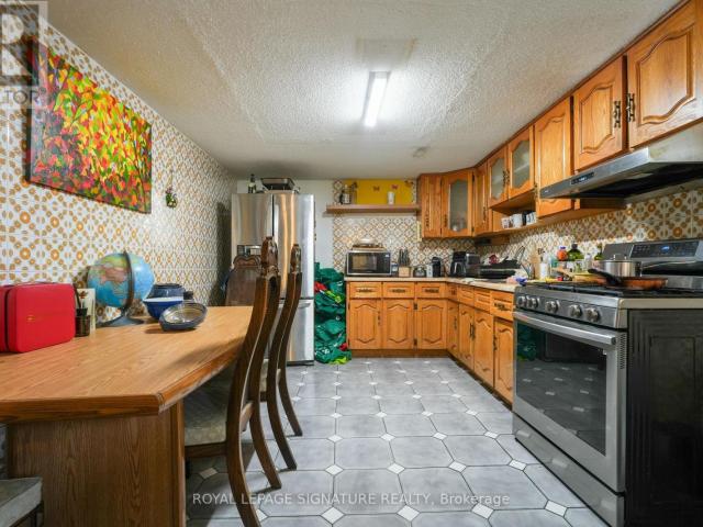 apartment at ROOM #3 674 ABANA ROAD, Mississauga, Ontario, L5A1H4