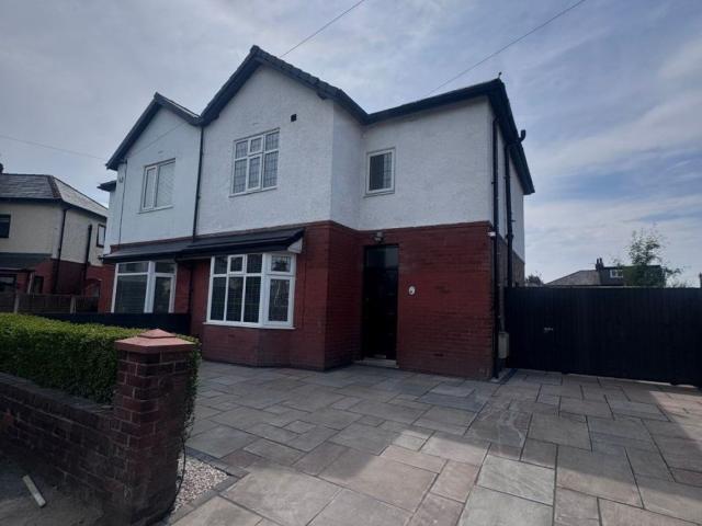 Apartment at Rose Avenue, Preston