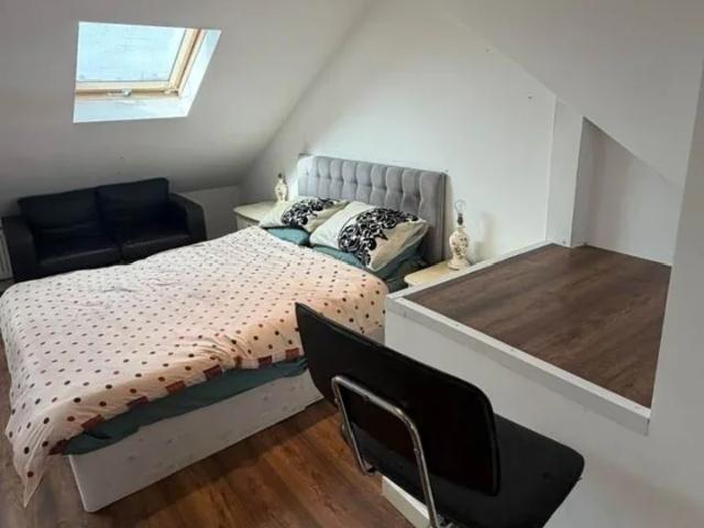 Apartment at Rose Lane, Greater London