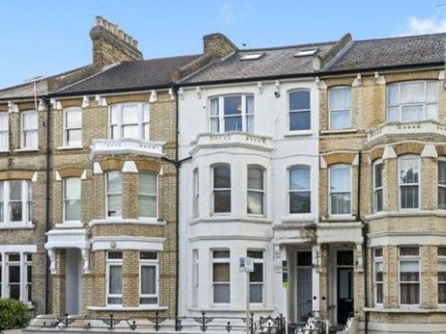 Apartment at Rosslyn Road, Greater London