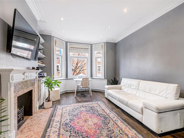 Apartment at Rostrevor Road, Greater London