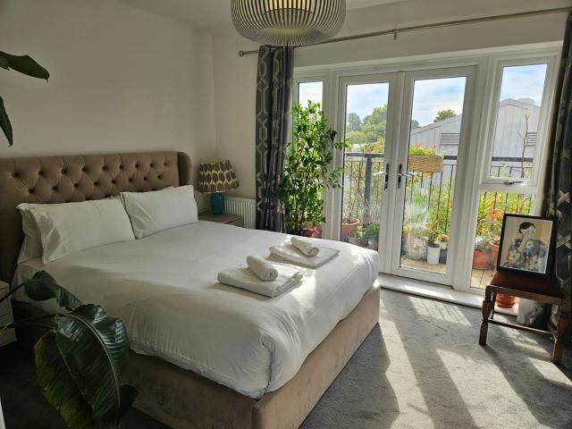 Apartment at Rayon Close, Greater London