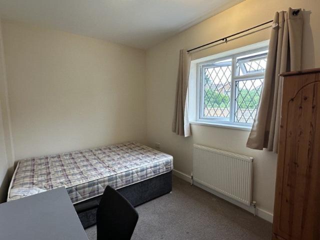 Apartment at Raymond Crescent, Guildford