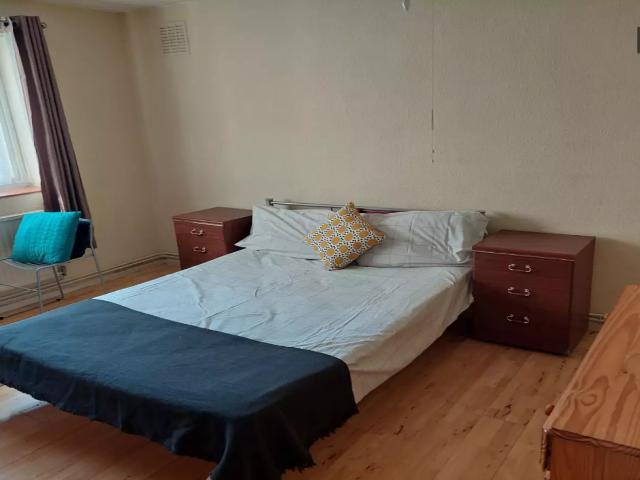 Apartment at Lebanon Gardens, Greater London